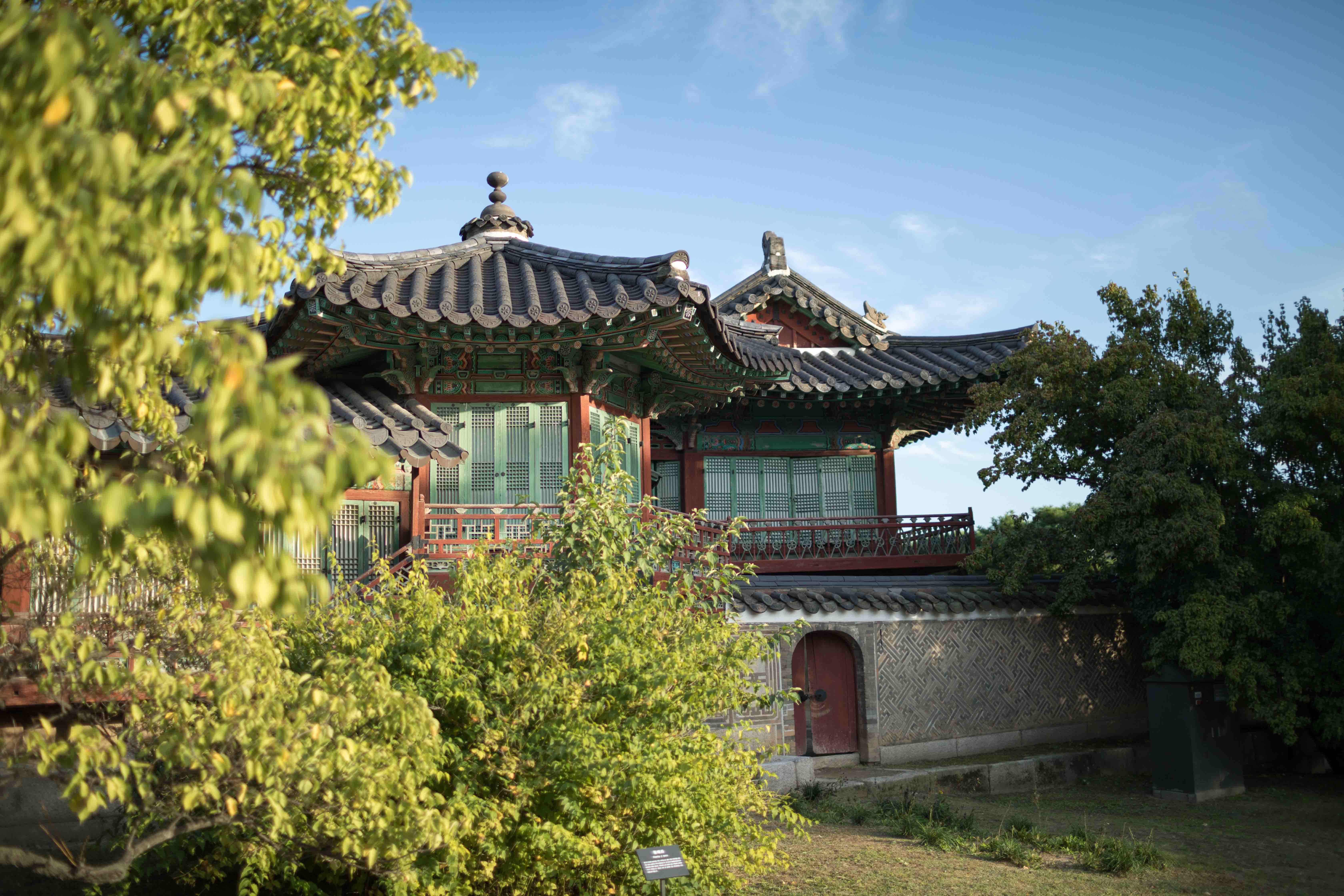Architecture -w polarizer.jpg